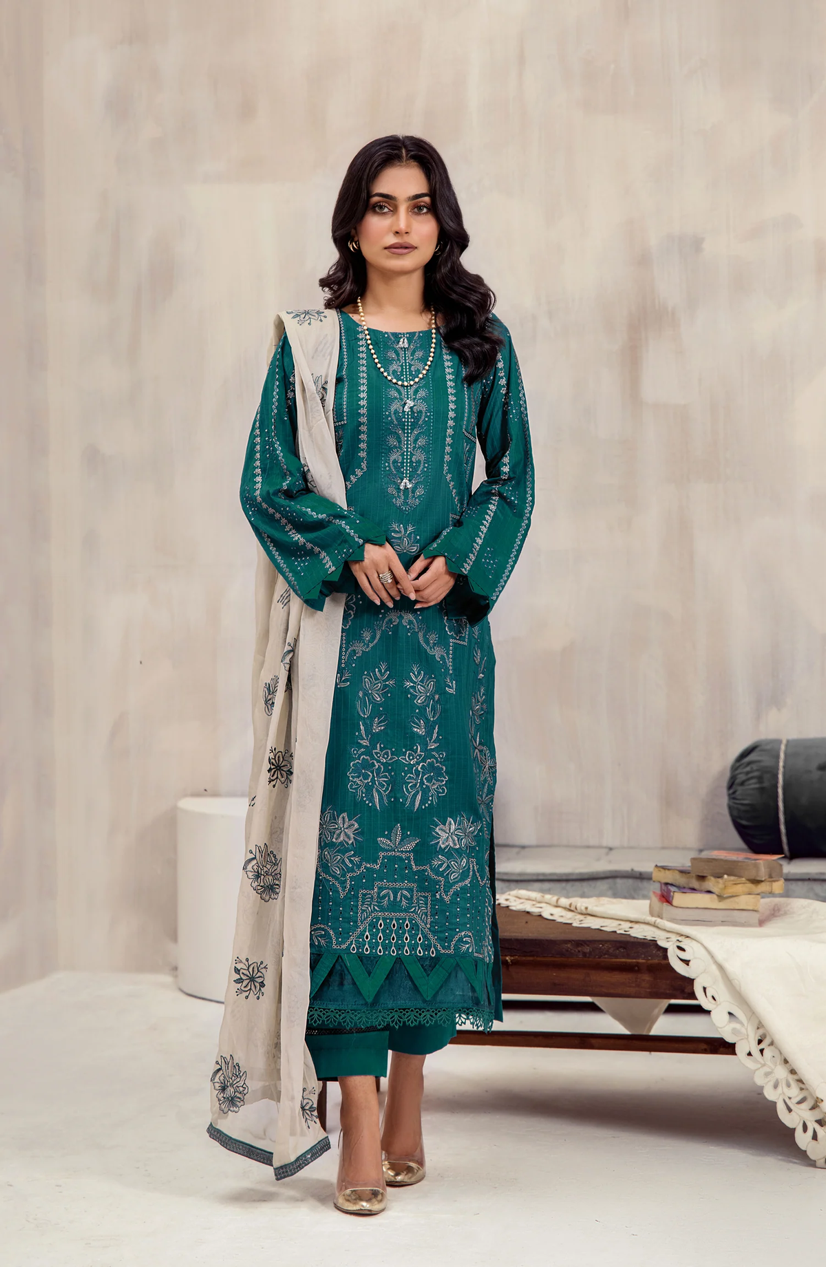 Marjjan Luxury Embroidered Viscose Unstitched 3 Piece Suit Winter Collection MV-291 GREEN