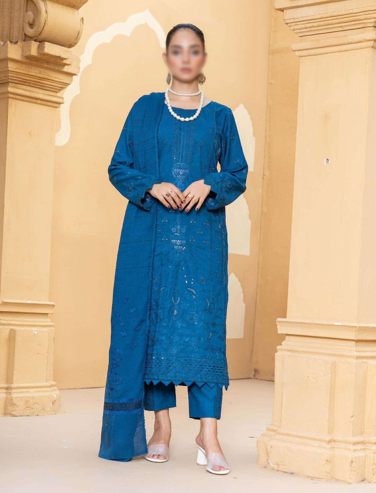 Haad E Nazar Fancy Winter Fabric With Shawl Coll:24 By Sobia Waseem D-05