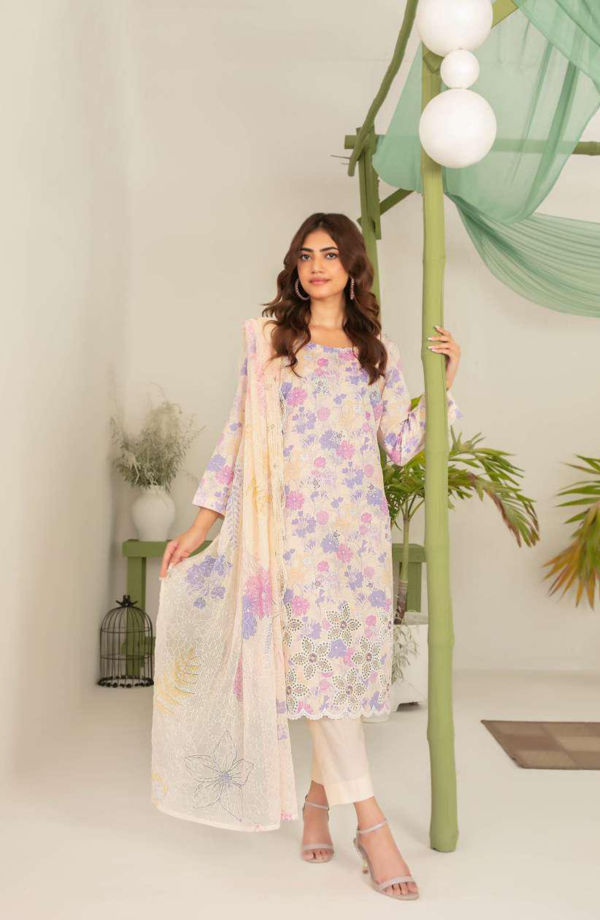 Sionya by Tawakkal Fabrics | Embroidered Digital Cross Slub Lawn 3 Piece Unstitched Suit D-4
