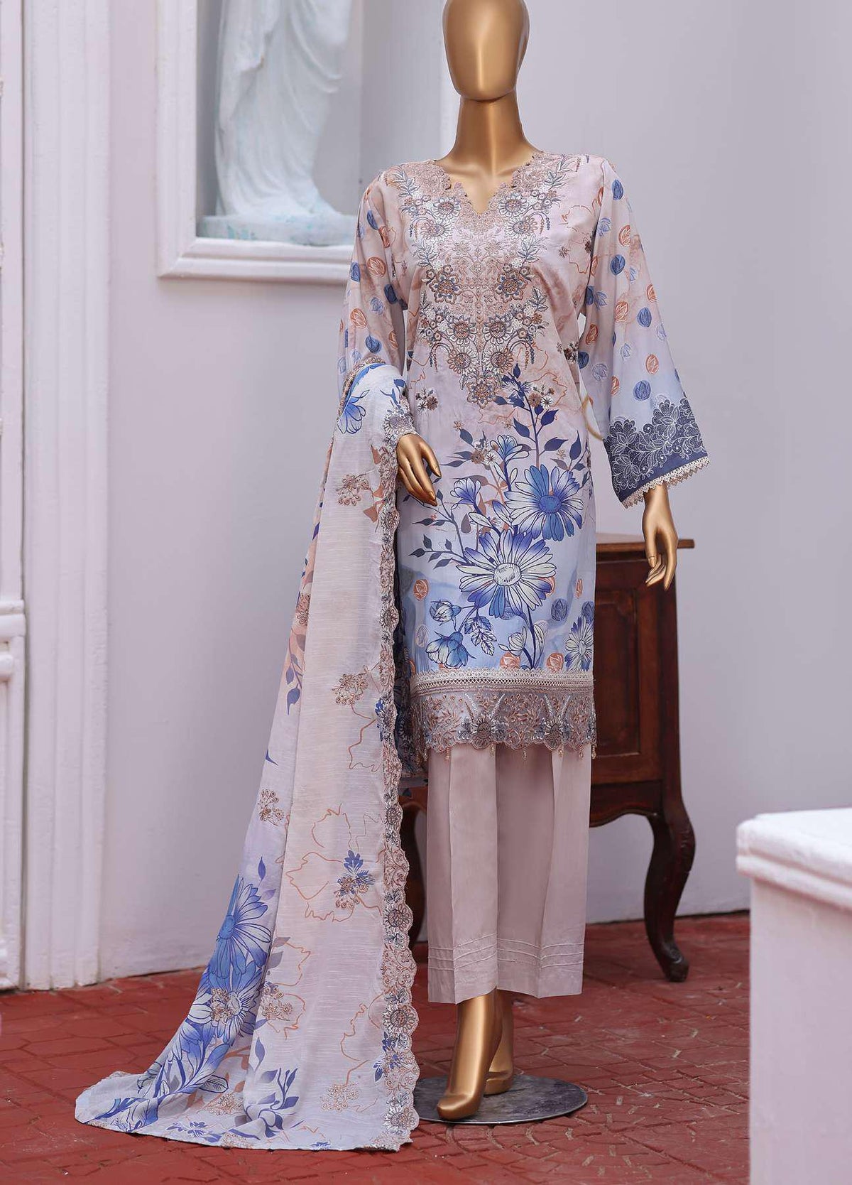 Winter Cut Dana | 3 Piece Semi-Stitched Embroidered Suit D-6