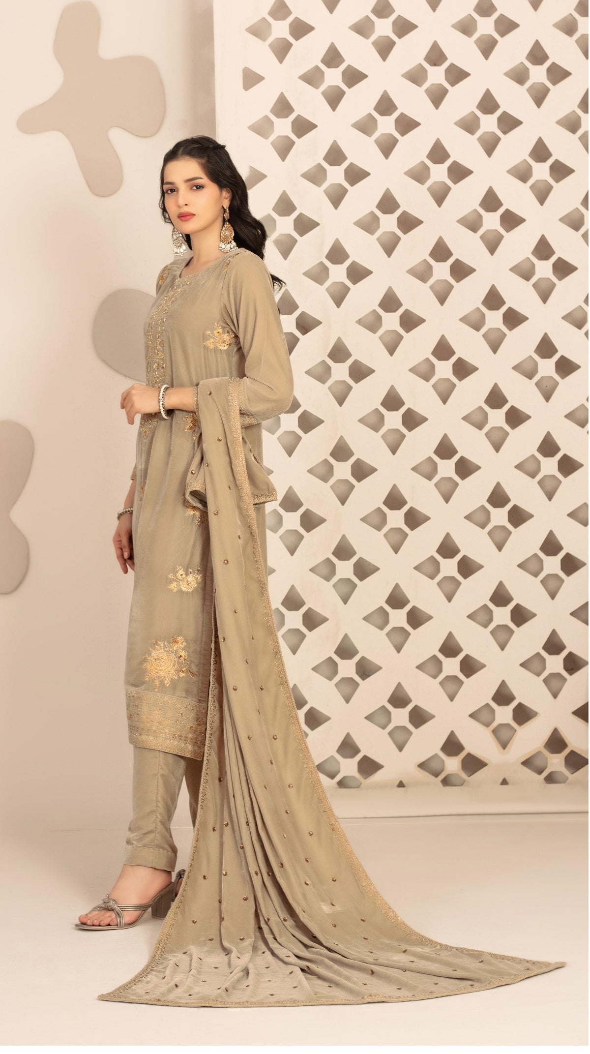 The Valvet Story 3 Piece Un-Stitched Collection By Tawakkal D-5758