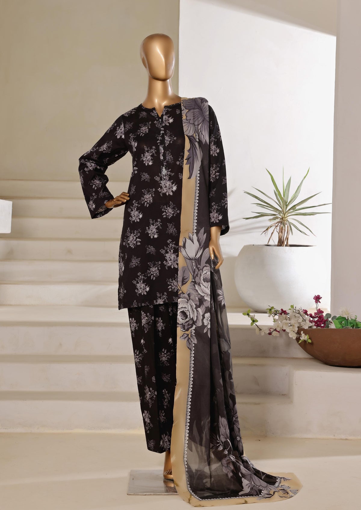 Printed Lawn With Farshi Shalwar Collection By Sadabahar D-05